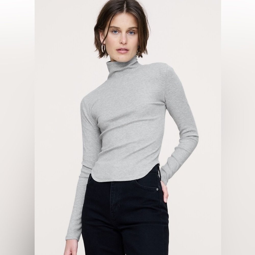 🆕 Banana Republic Ribbed Turtleneck T-Shirt